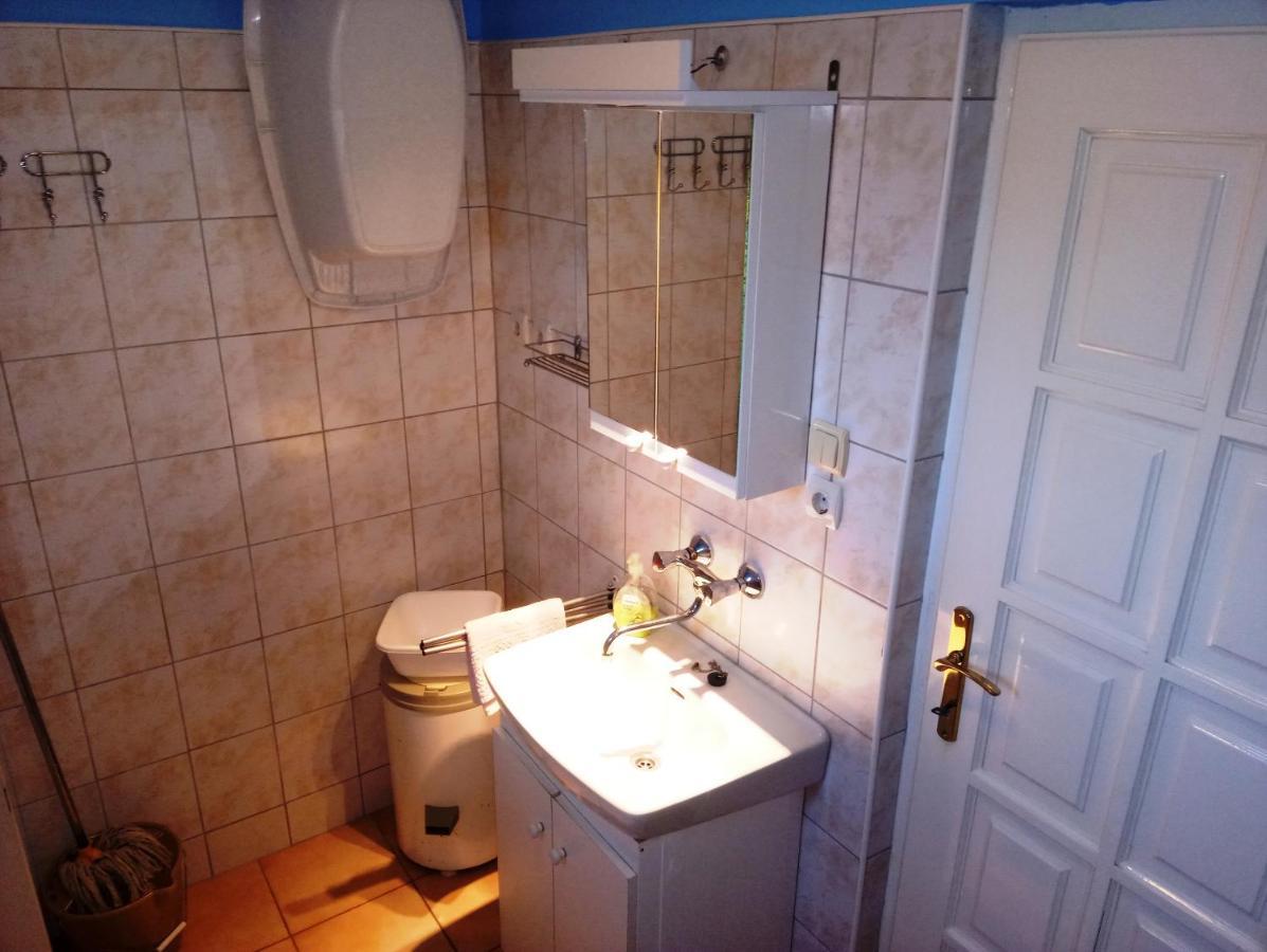 Szivarvany Apartman Gyula Ngoại thất bức ảnh
